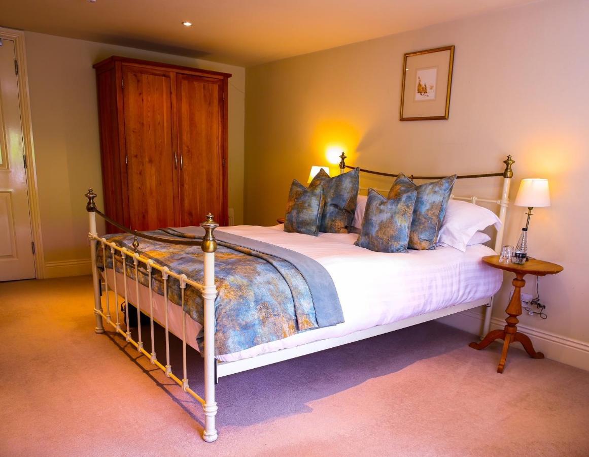 Plough Inn Lupton Kültér fotó